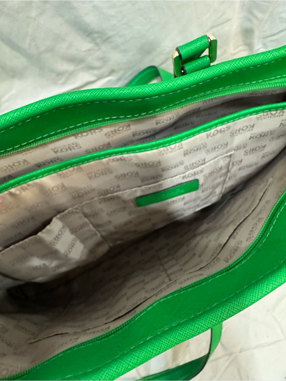 Michael Kors attractive Bright Green large tote! - Picture 8 of 10